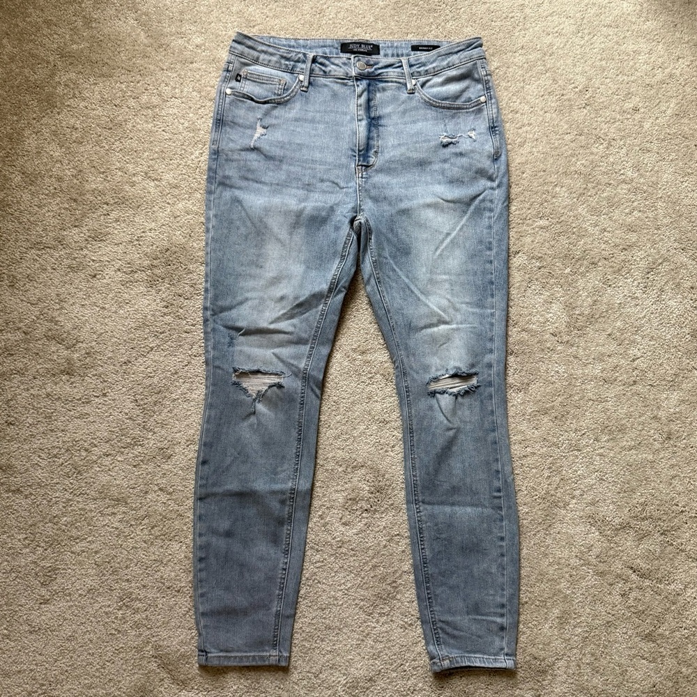 Judy Blue High Rise Skinny Fit Light Wash Distressed Jeans Size 15/32 - JB88797L
